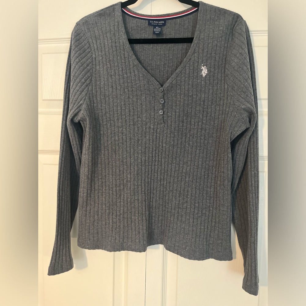 XL womens polo sweater